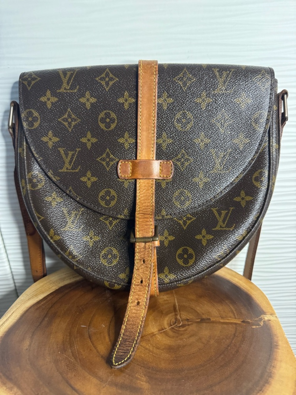 Louis Vuitton vintage GM Monogram Chantilly Crossbody in Brown and Tan